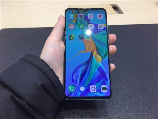 华为p30怎么样？华为p30真机上手体验