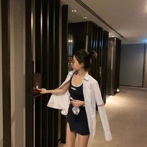 65页PPT女主角项思醒自拍照片