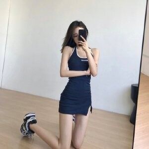 65页PPT女主角项思醒自拍照片
